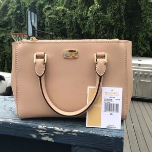 Michael Kors Kellen CrossBody